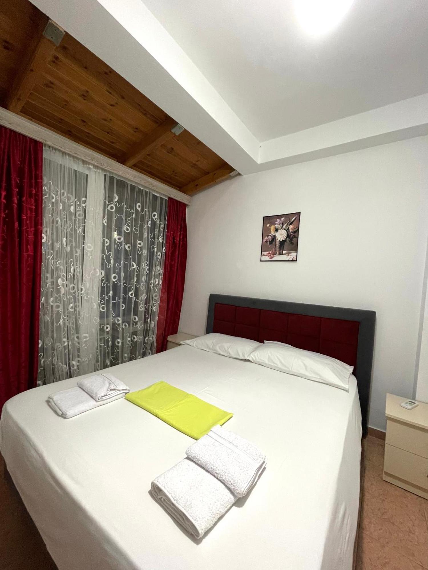 Apartments Monika Sarandë Exterior foto